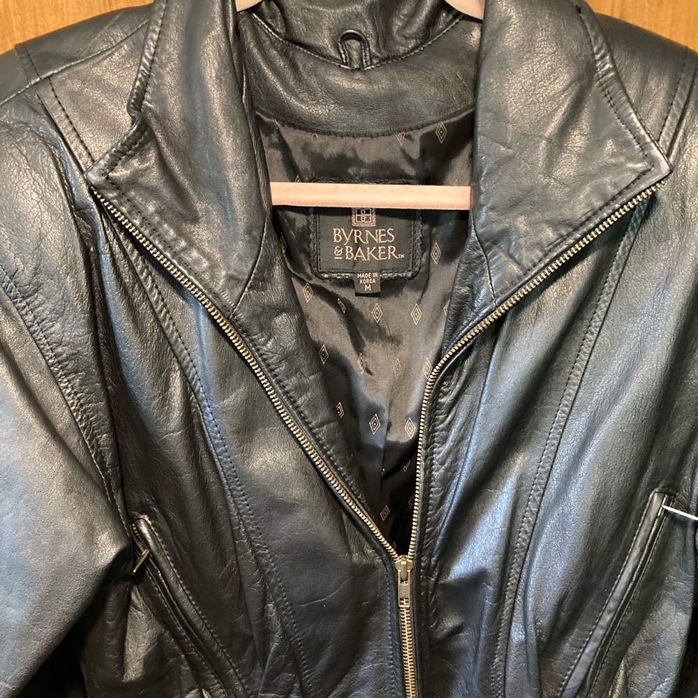 vintage black leather biker jacket w/pockets